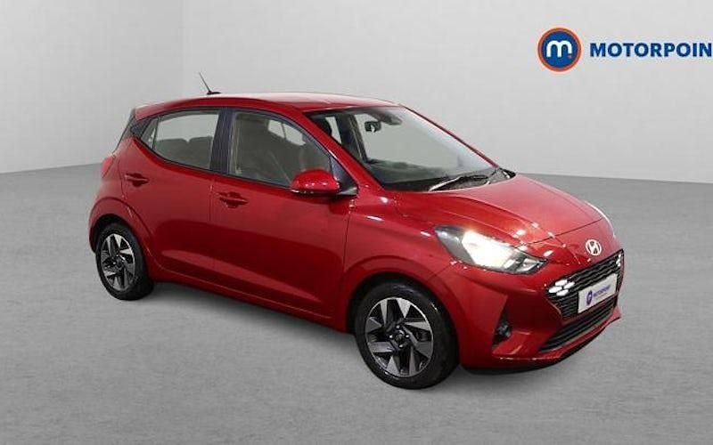 Used Hyundai i10 Advanced 63 HP (46 kW) 2025 Red Hatchback