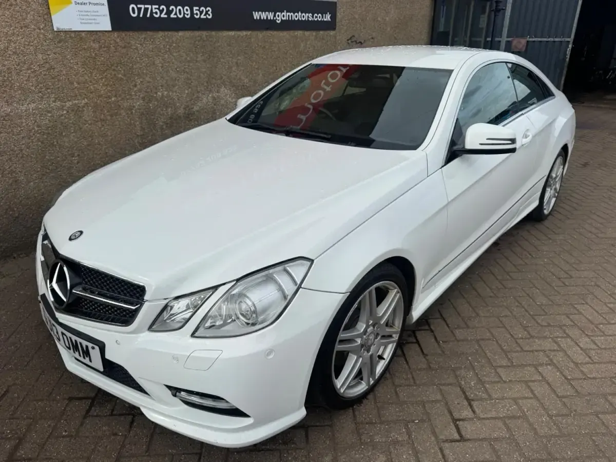 Käytetty Mercedes E250 2013 Valkoinen Coupe - kaksiovinen