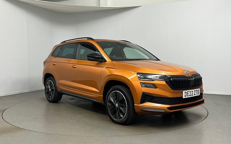 Used 2025 Skoda Karoq SportLine SUV | £26,311 (Good price) - Image 1/4