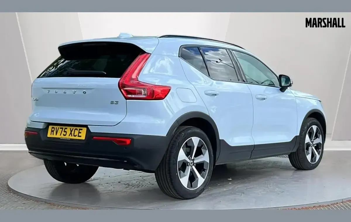 Used Volvo XC40 Plus 161 HP (118 kW) 2025 Blue SUV