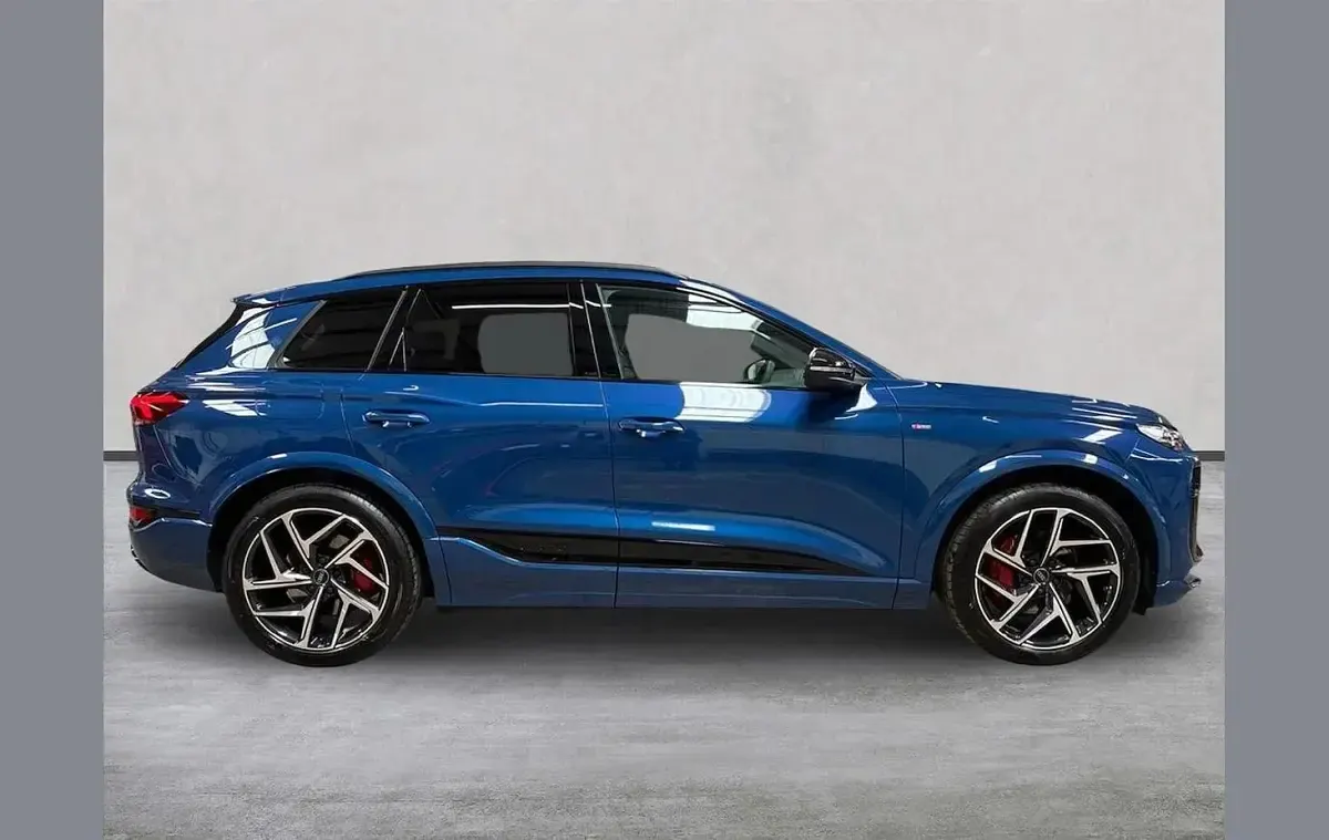Nuevo Audi Q6 e-tron Advanced 280 kW (382 CV) 2026 Azul SUV