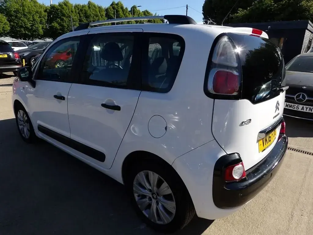 Usado Citroën C3 Picasso 100 CV (73 kW) 2016 Blanco Monovolumen