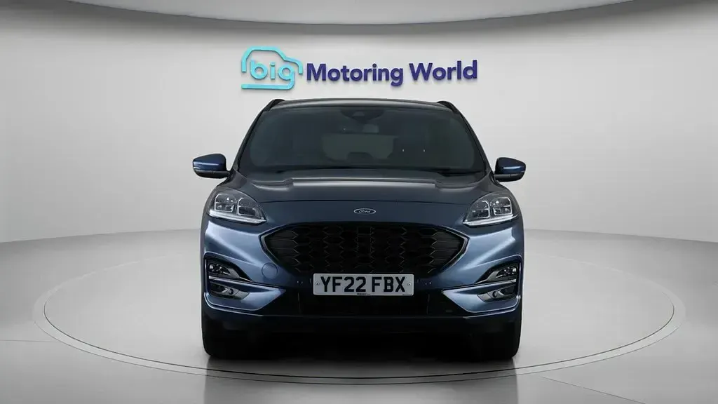 Käytetty Ford Kuga ST-Line 225 HP (165 kW) 2022 Sininen Katumaasturi