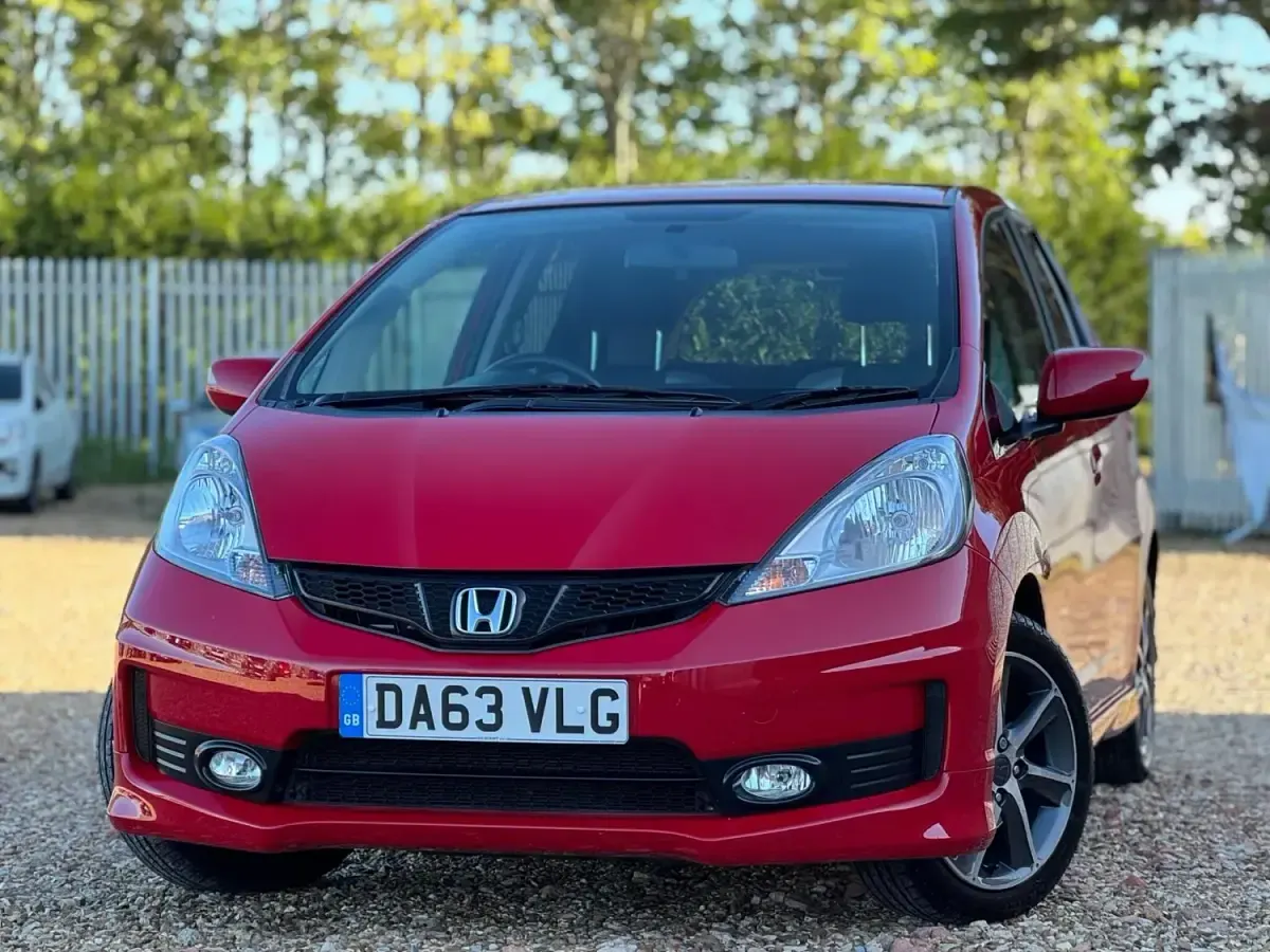 Second-hand Honda Jazz SI 99 CP (72 kW) 2013 Roșu Hatchback