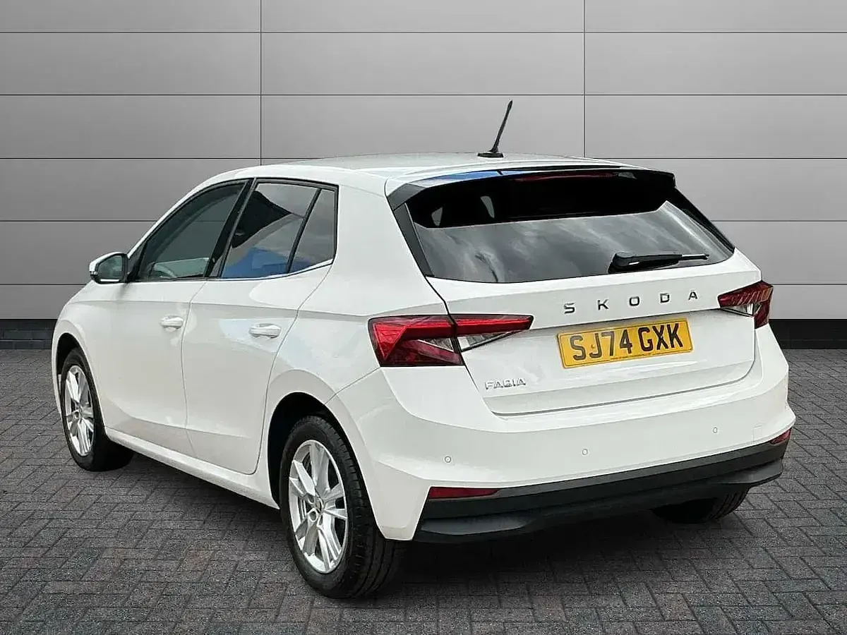 Used Skoda Fabia SE L 85 HP (62 kW) 2024 Candy white Hatchback