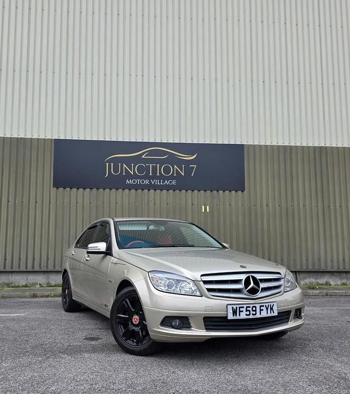 Used Mercedes C180 Executive 156 HP (114 kW) 2009 Beige Sedan
