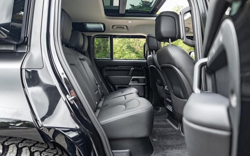 Used Land Rover Defender HSE 249 HP (183 kW) 2024 Black SUV