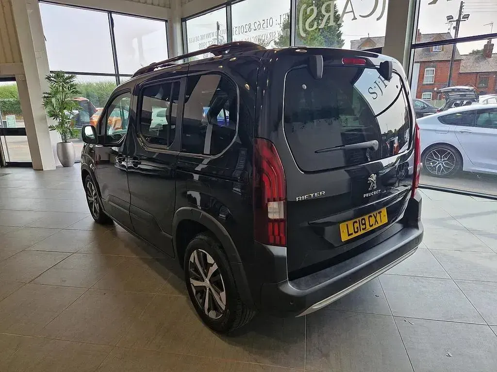 Used Peugeot Rifter GT-line 130 HP (95 kW) 2019 Black MPV