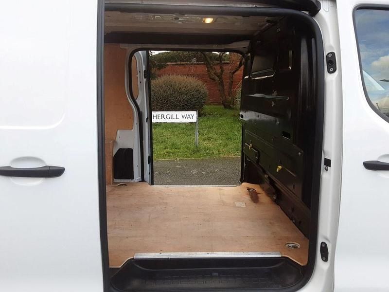 Used Peugeot Expert Premium 2022 White Van