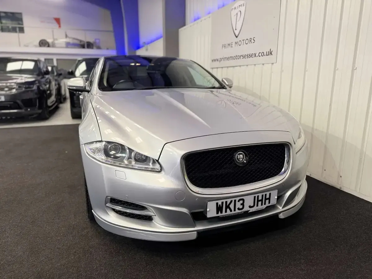 Used Jaguar XJ Portfolio 275 HP (202 kW) 2013 Silver Sedan