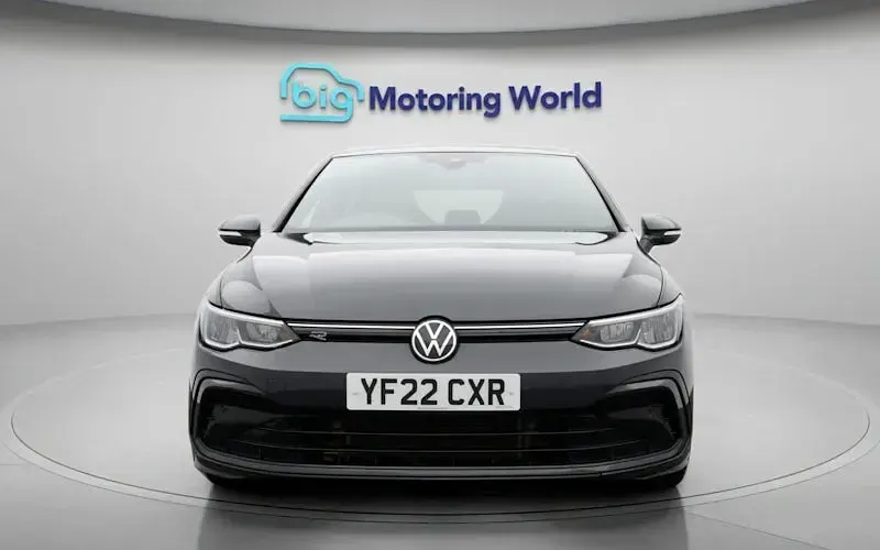 Used VW Golf VIII R-line 131 HP (96 kW) 2024 Hatchback