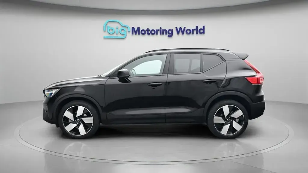 Used Volvo XC40 Plus 197 HP (144 kW) 2025 Black SUV