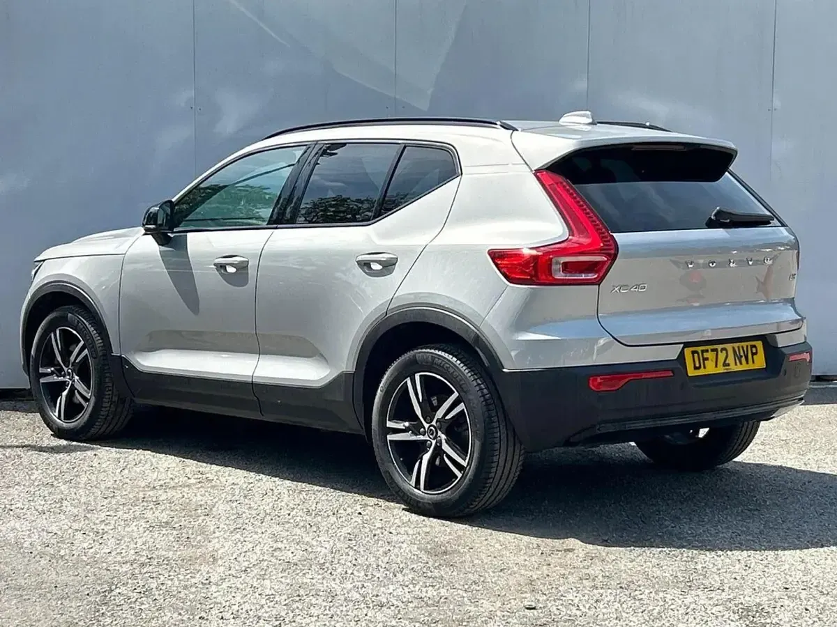 Used Volvo XC40 Plus 163 HP (119 kW) 2023 Silver SUV