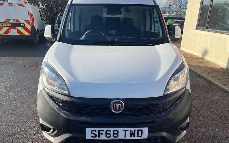 Used Fiat Doblò 95 HP (69 kW) 2019 MPV