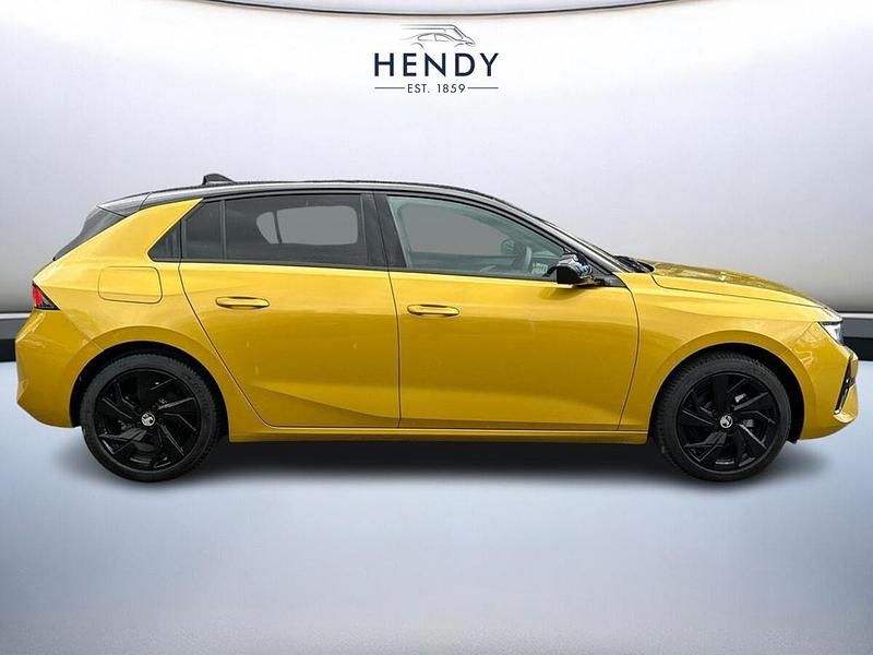 Used Vauxhall Astra S 128 HP (94 kW) 2024 Yellow Hatchback