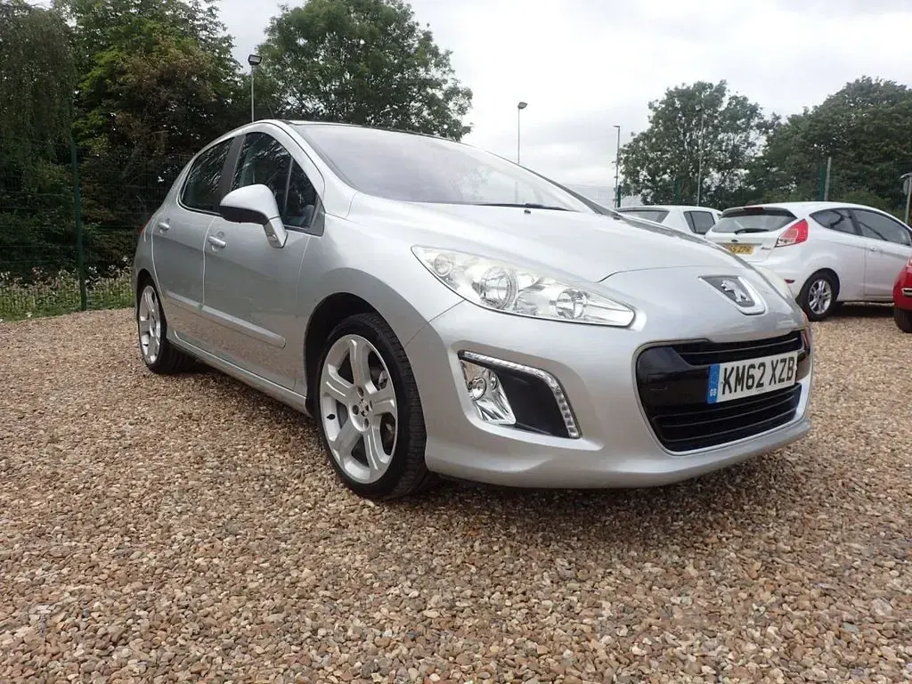 Used Peugeot 308 Allure 112 HP (82 kW) 2012 Silver Hatchback