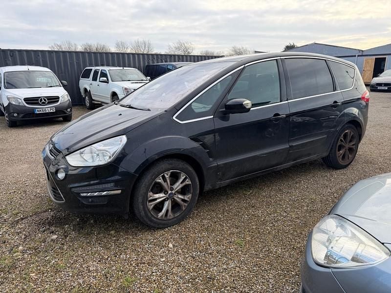 Used Ford S-MAX Titanium 200 HP (147 kW) 2012 Black MPV
