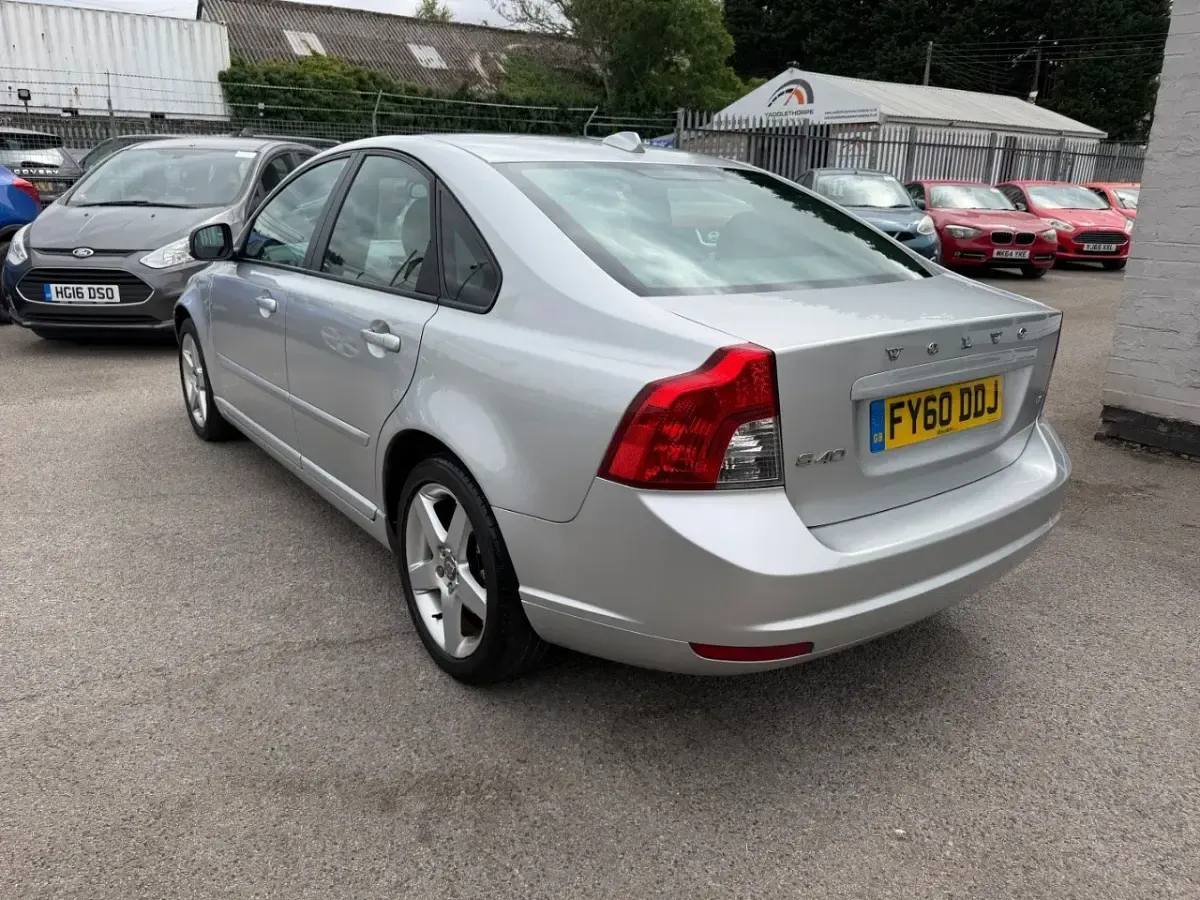 Used Volvo S40 SE 2010 Silver Sedan
