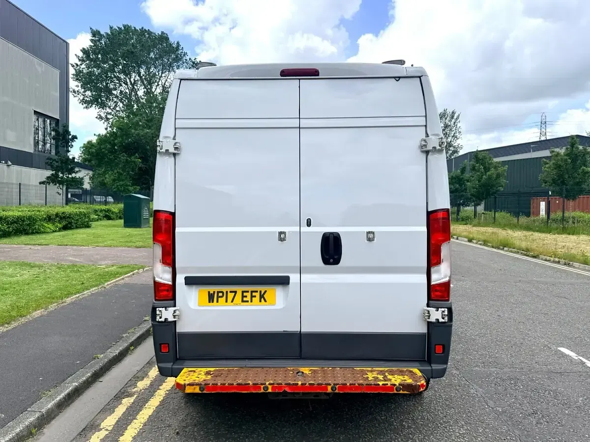 Used Fiat Ducato 130 HP (95 kW) 2017 White Van