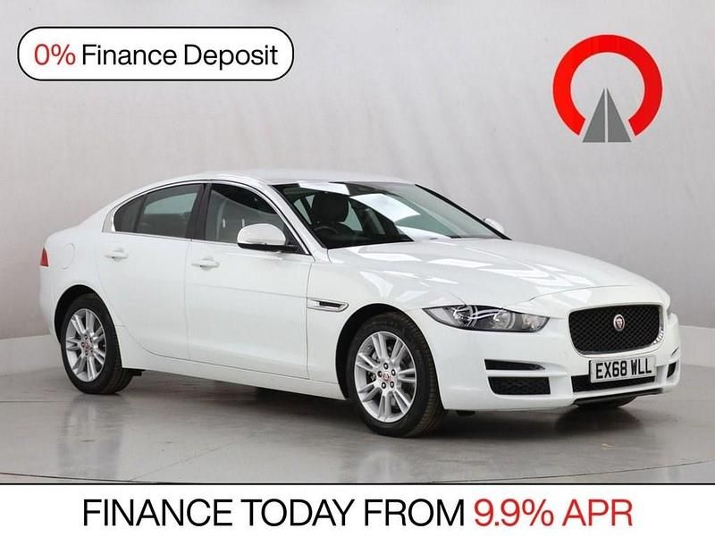 Used Jaguar XE Prestige 180 HP (132 kW) 2018 White Sedan