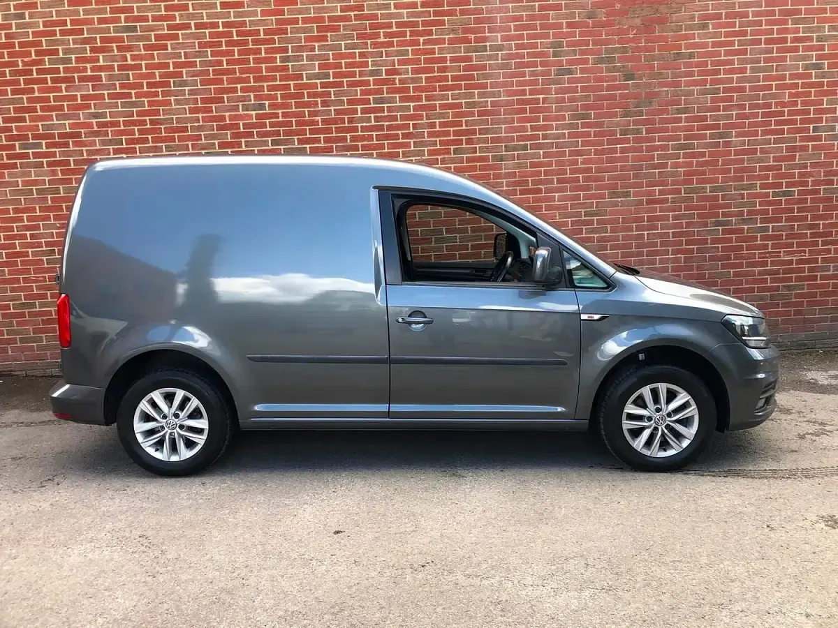 Used VW Caddy Highline 102 HP (75 kW) 2019 Grey MPV