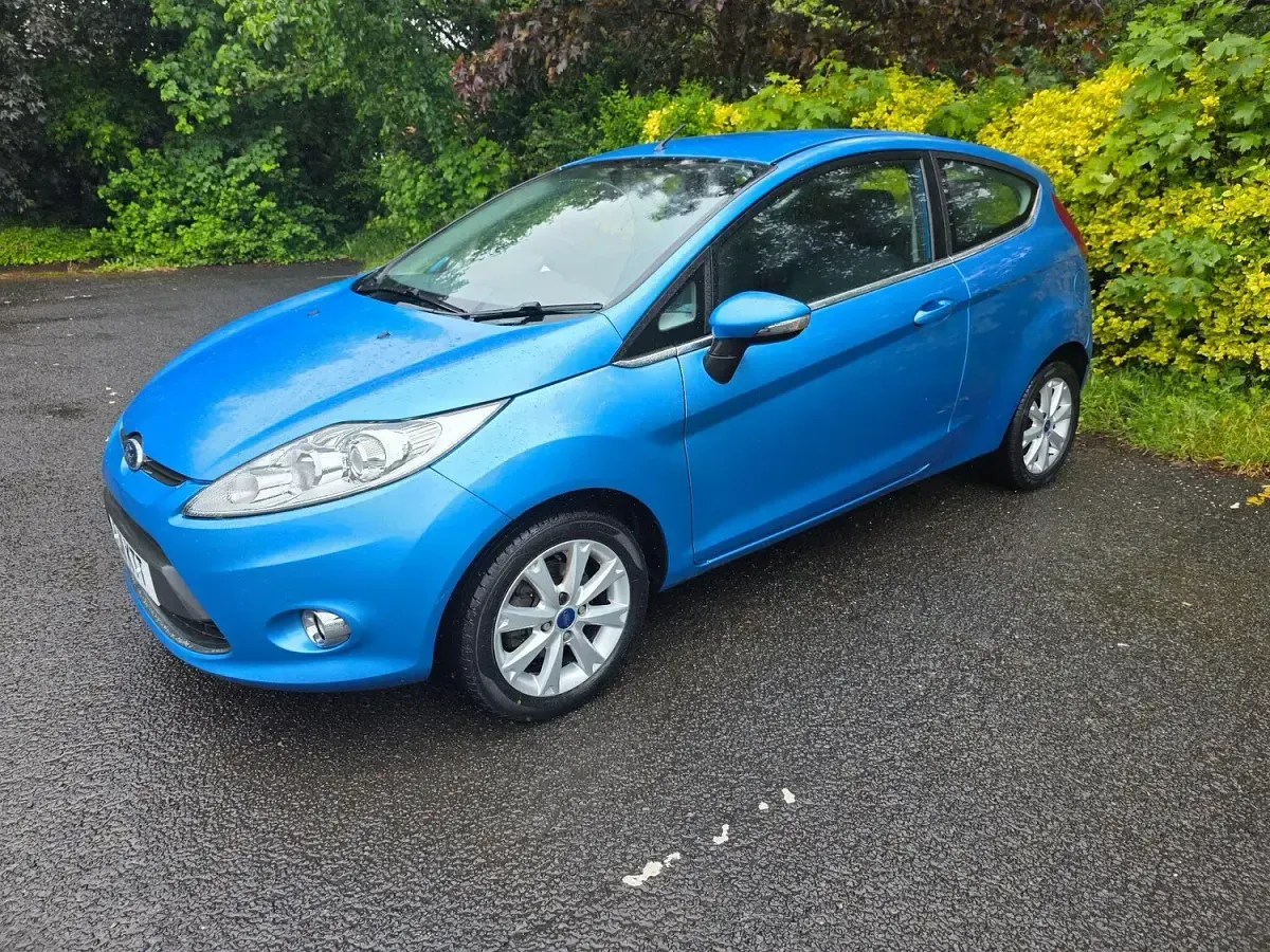 Used Ford Fiesta Zetec 82 HP (60 kW) 2011 Blue Hatchback