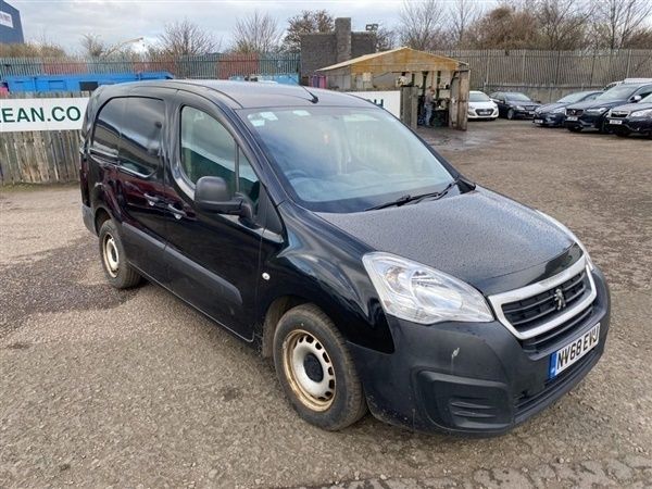 White Used 2019 Peugeot Partner S MPV | £9,594 (Expensive) - Image 1/1