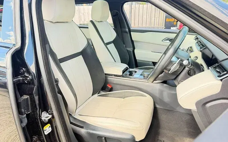 Used Land Rover Range Rover Velar R-Dynamic 179 HP (131 kW) 2019 Black SUV