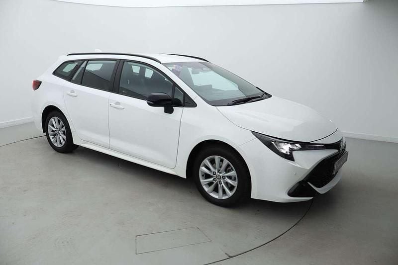 White Used 2025 Toyota Corolla Sport Estate | £25,999 (Fair price) - Image 1/4