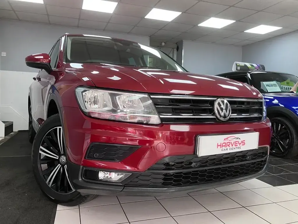 Used VW Tiguan SE 190 HP (139 kW) 2017 Red SUV