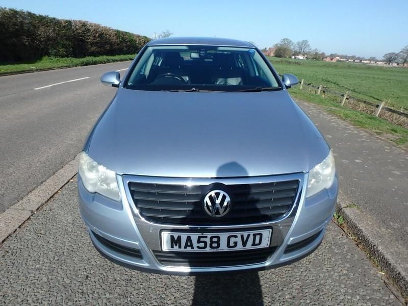 Begagnad VW Passat Highline 2008 Blå Sedan