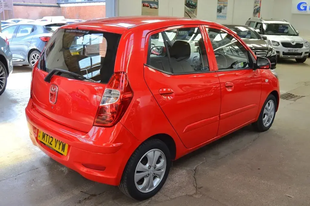 Usado Hyundai i10 Active 85 HP (62 kW) 2012 Vermelho Citadino