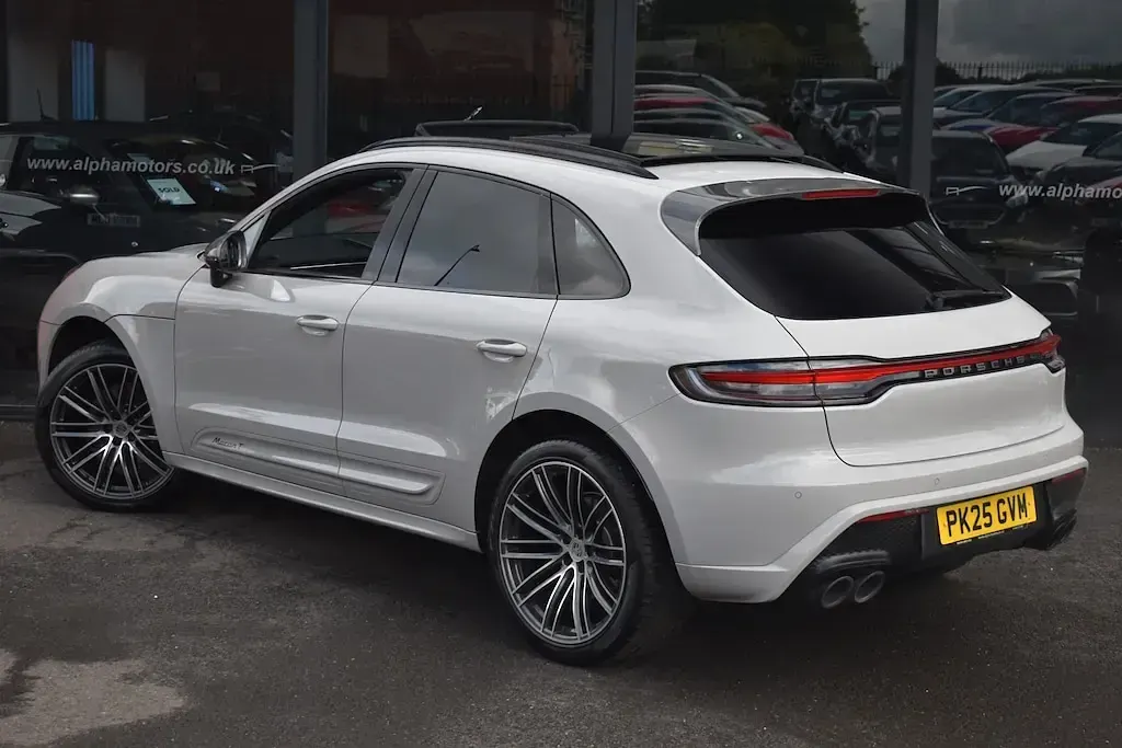 Used Porsche Macan 265 HP (194 kW) 2025 Grey SUV
