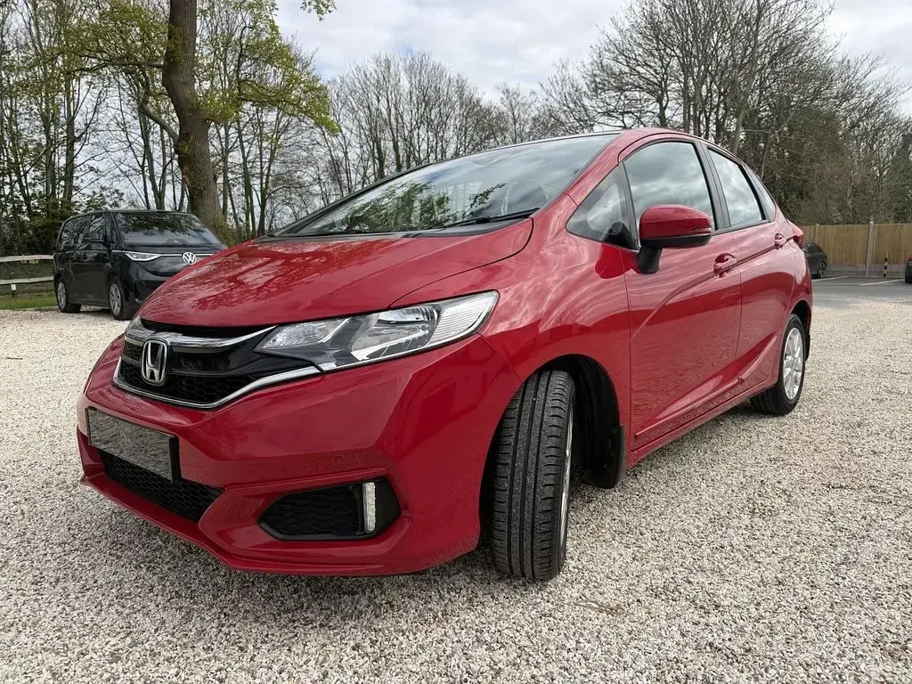 Used Honda Jazz SE 102 HP (75 kW) 2019 Red Hatchback