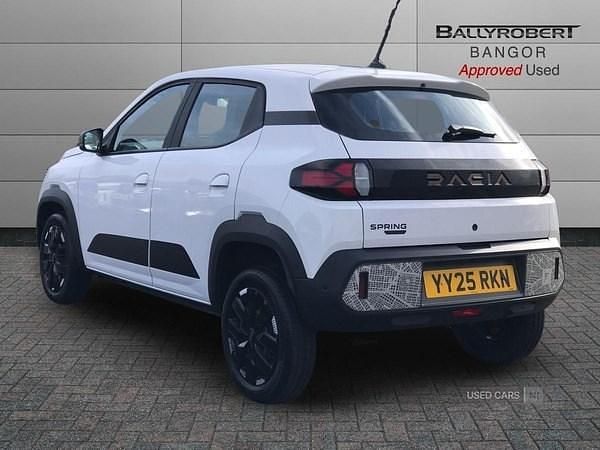 New Dacia Spring Extreme 47 kW (65 HP) 2025 White Hatchback