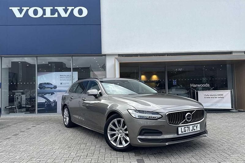 Used 2022 Volvo V90 Momentum Estate | £22,690 (Good price) - Image 1/4