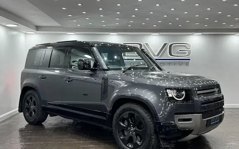 Used Land Rover Defender Dynamic 404 HP (297 kW) 2023 SUV