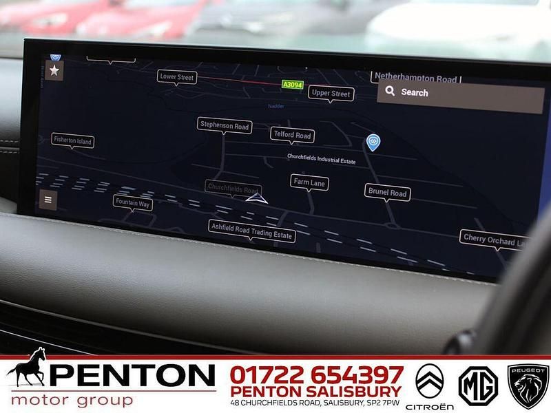 Used MG IM5 300 kW (408 HP) 2025 White Hatchback