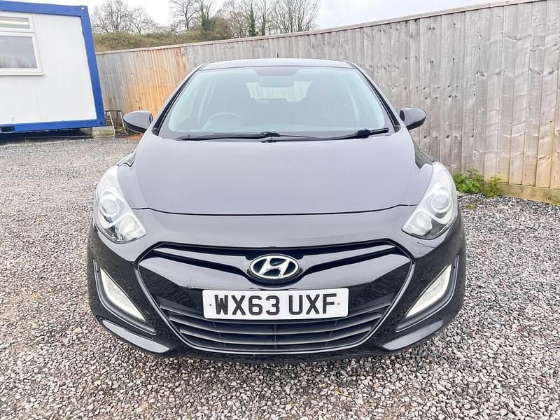 Used Hyundai i30 Classic 100 HP (73 kW) 2013 Black Hatchback