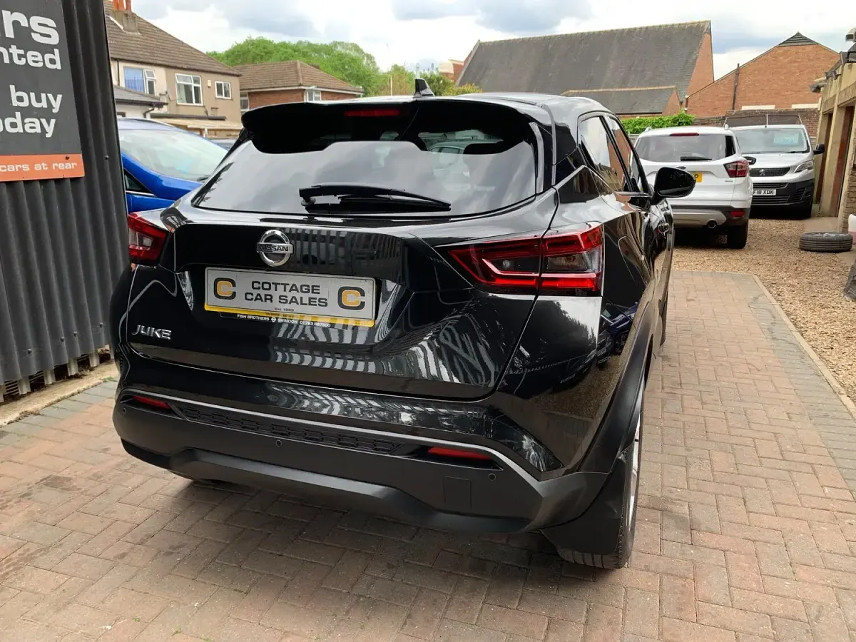 Used Nissan Juke N-Connecta 114 HP (83 kW) 2022 Black SUV