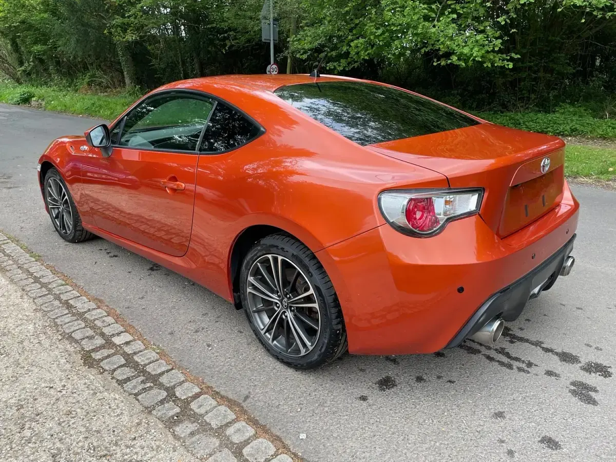 Used Toyota GT86 GT 200 HP (147 kW) 2014 Orange Coupe
