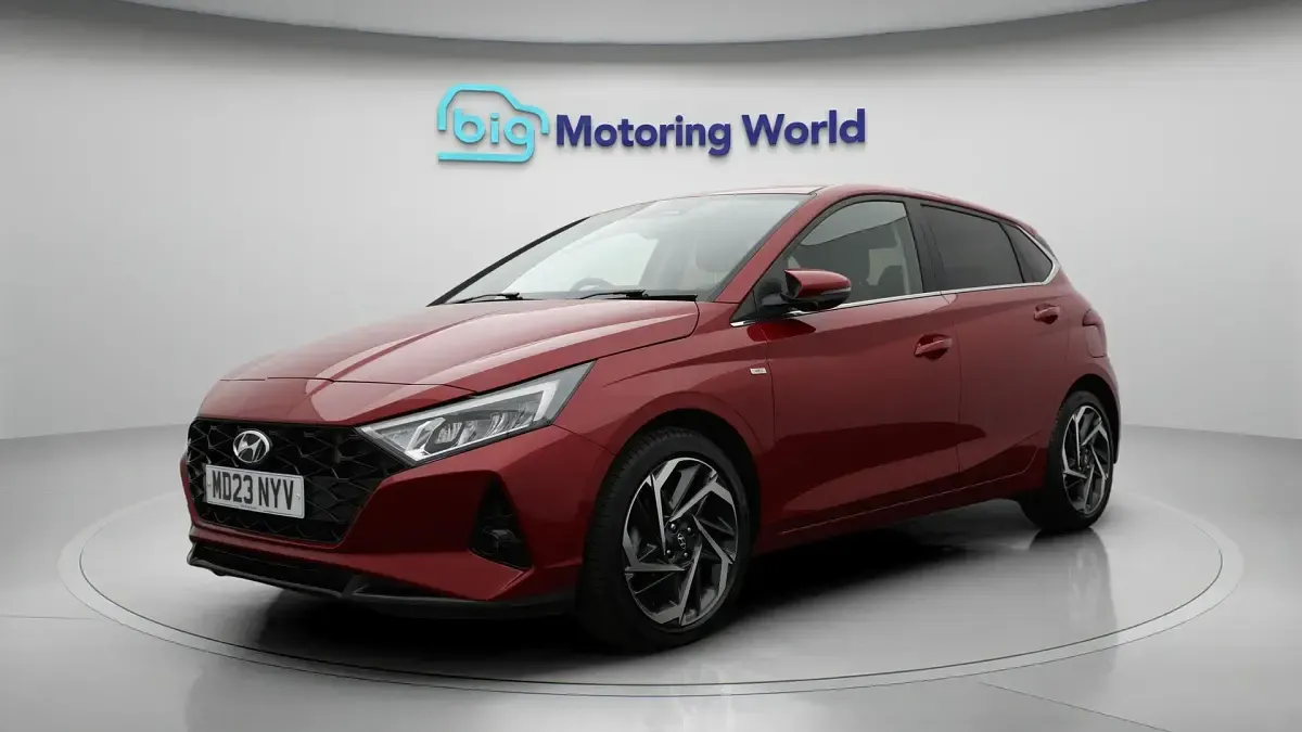 Used Hyundai i20 Premium 101 HP (74 kW) 2023 Red Hatchback