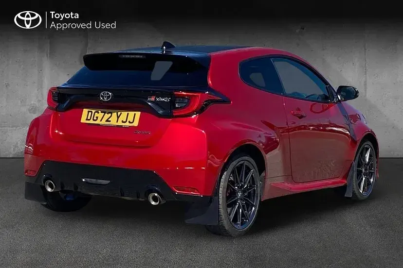 Used Toyota Yaris 257 HP (189 kW) 2022 Red Hatchback