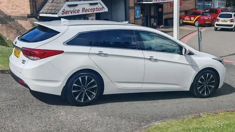 Used Hyundai i40 SE 2015 White Estate