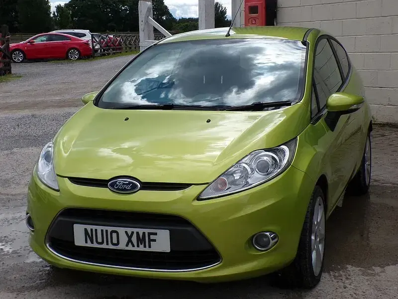 Used Ford Fiesta Zetec 82 HP (60 kW) 2010 Green Hatchback