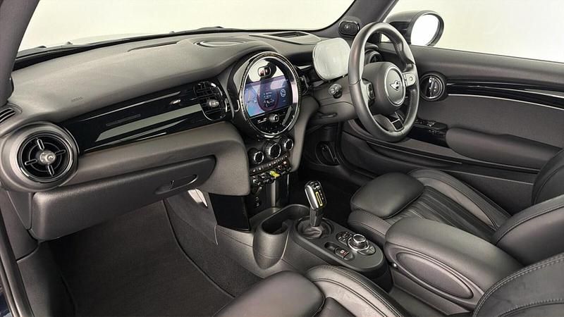 Used Mini Cooper SE Level 3 135 kW (184 HP) 2022 Midnight black Hatchback