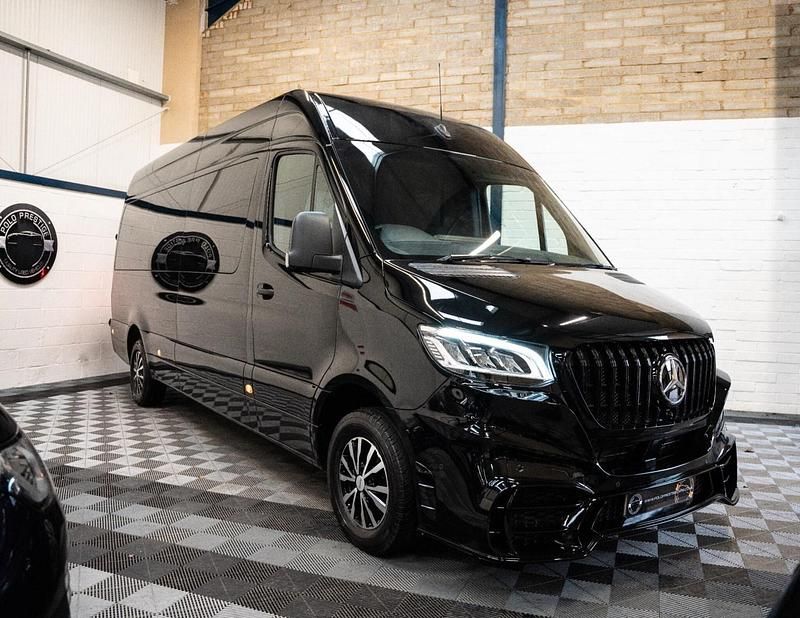 Begagnad Mercedes Sprinter Premium 2023 Vit Van