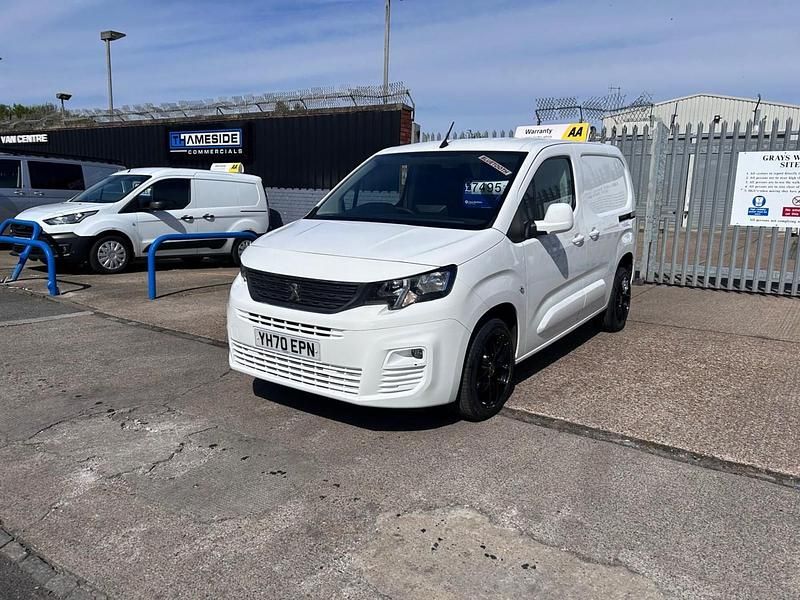 Used Peugeot Partner 100 HP (73 kW) 2020 White MPV