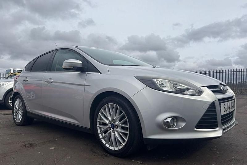 Used Ford Focus Zetec 125 HP (91 kW) 2014 Silver Hatchback