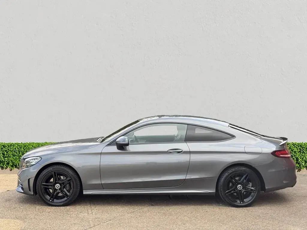 Używany Mercedes C220 AMG line 194 KM (142 kW) 2020 Szary Coupe